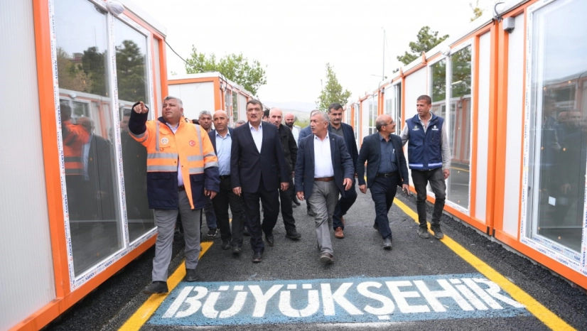 Gürkan: 'Şehrimizi yeniden inşa edeceğiz'