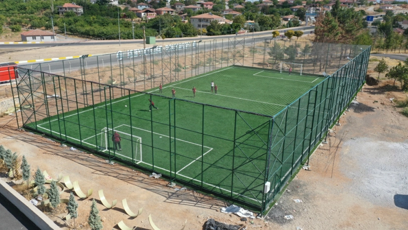 Özal Mahallesi Halı Sahasına Kavuştu
