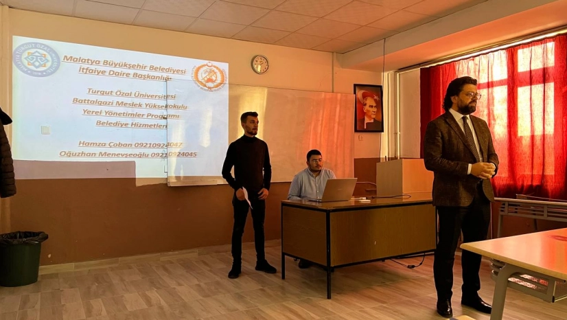 Üniversite Öğrencilerine itfaiyecilik hakkında bilgiler verildi