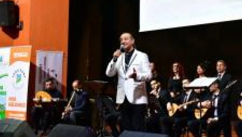 Unutulmayan Şarkılar ve Türküler' konserine sanatseverler büyük ilgi gösterdi