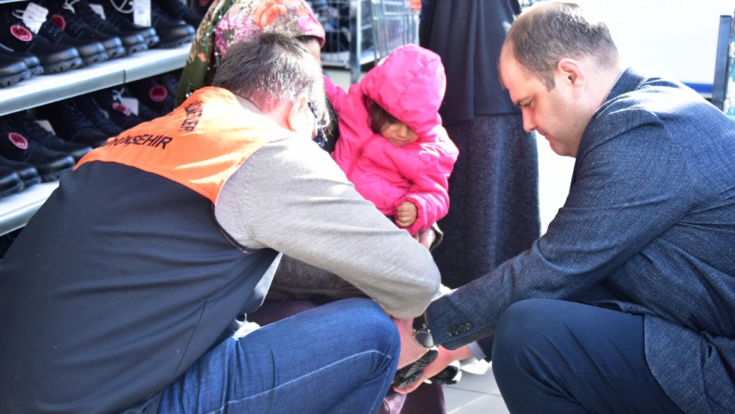 Vahap Küçük Hayır Çarşısı'nda her ay yaklaşık 28 bin ihtiyaç sahibine ulaşılıyor