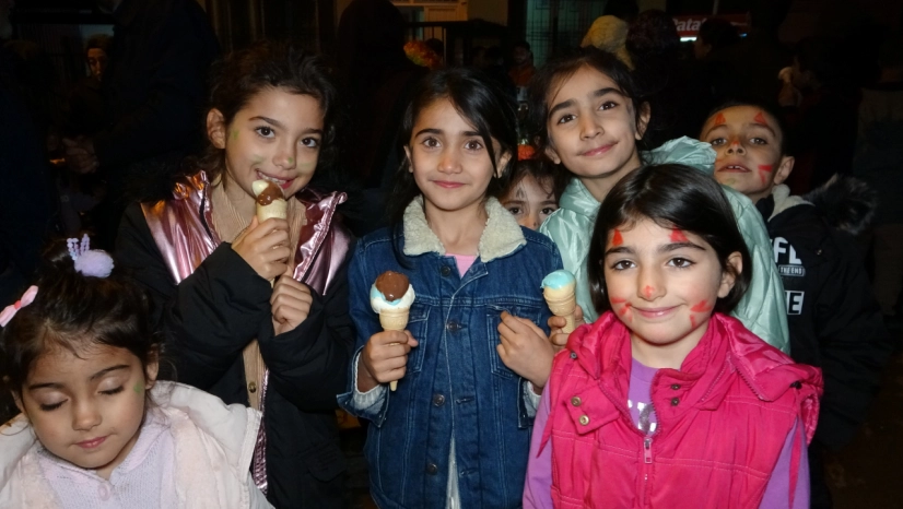 'Yunus' timleri depremzede çocuklara moral oluyor